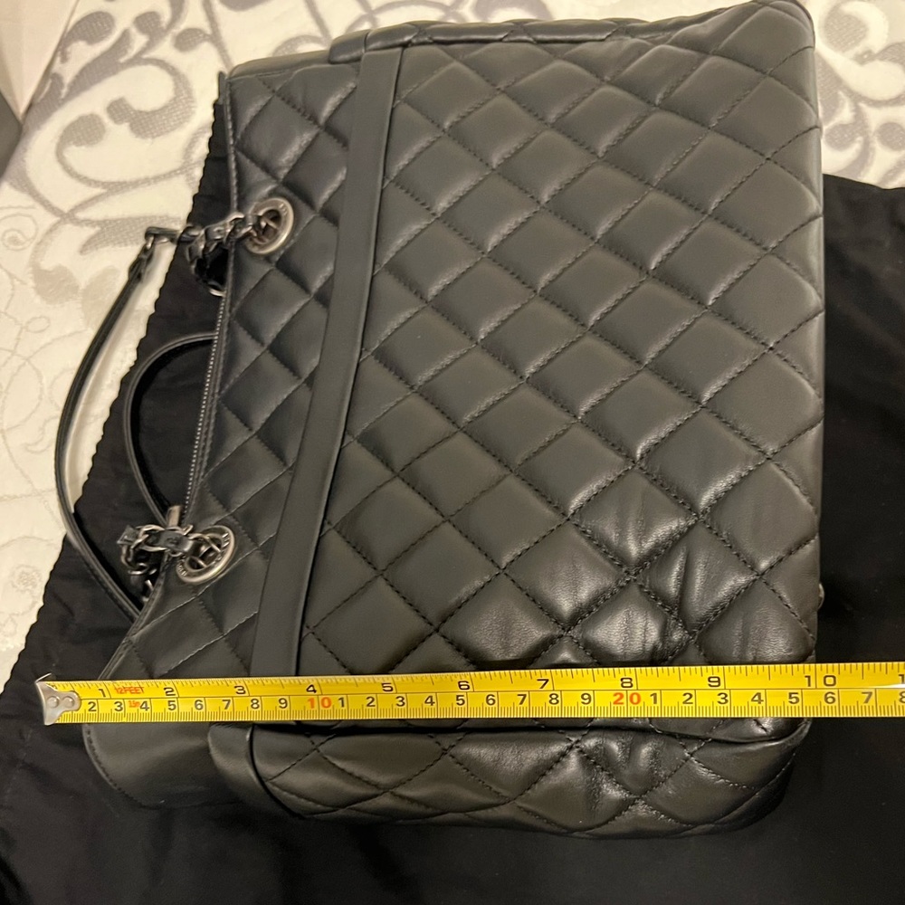 Chanel shoulder handbag with zipper - Picture 13 of 16